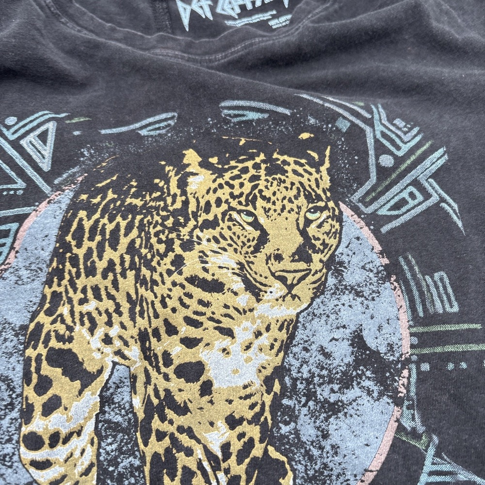 Def Leppard T-shirt Hysteria Women's Size Small 2023‎ Black Print On Front - Picture 6 of 12